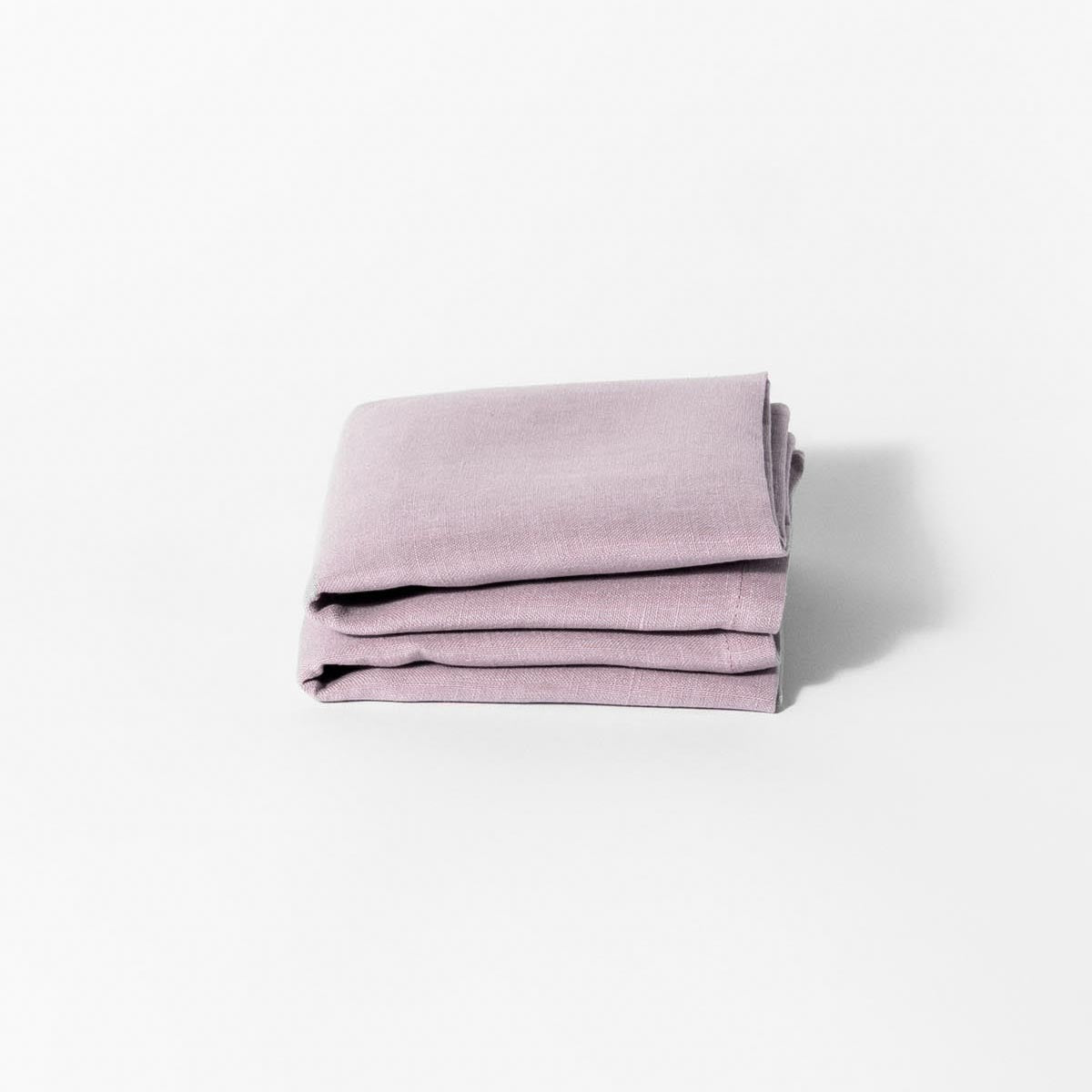 Vackert vikt servett i färgen Dusty Rose